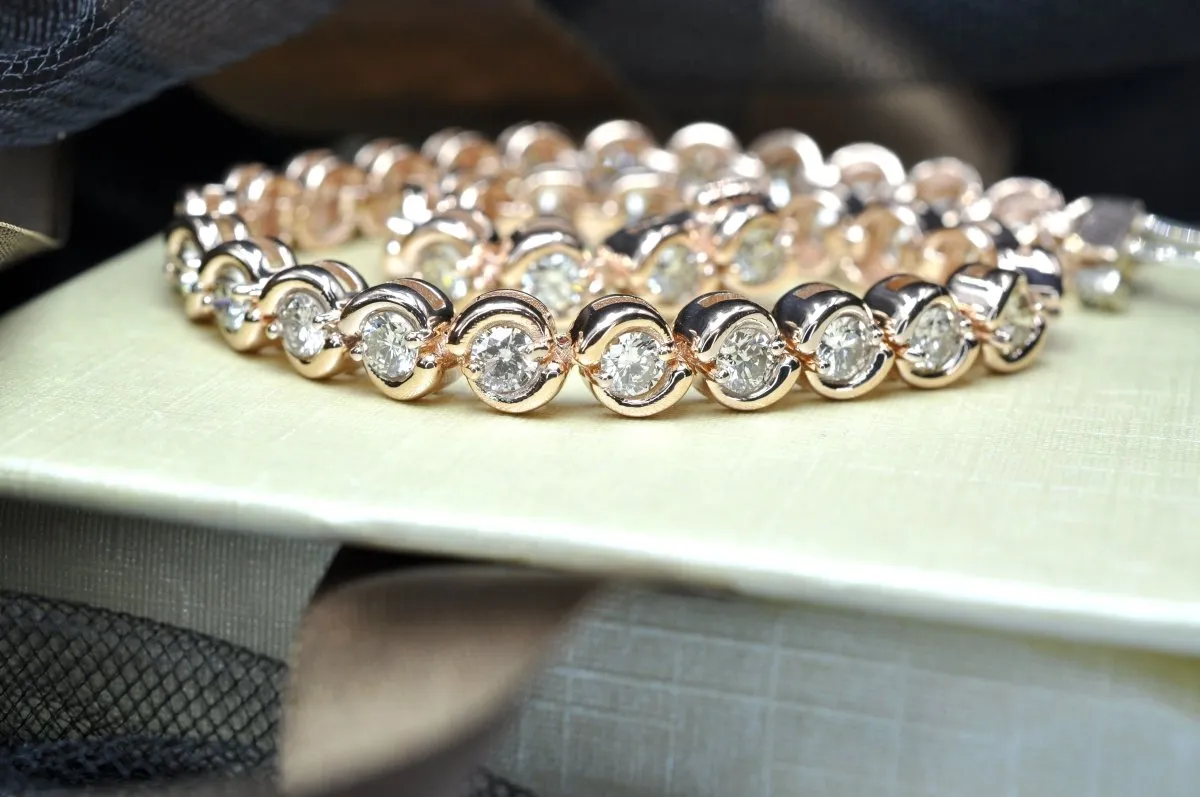 2.00-5.00 CT Round Cut Diamonds - Tennis Bracelet