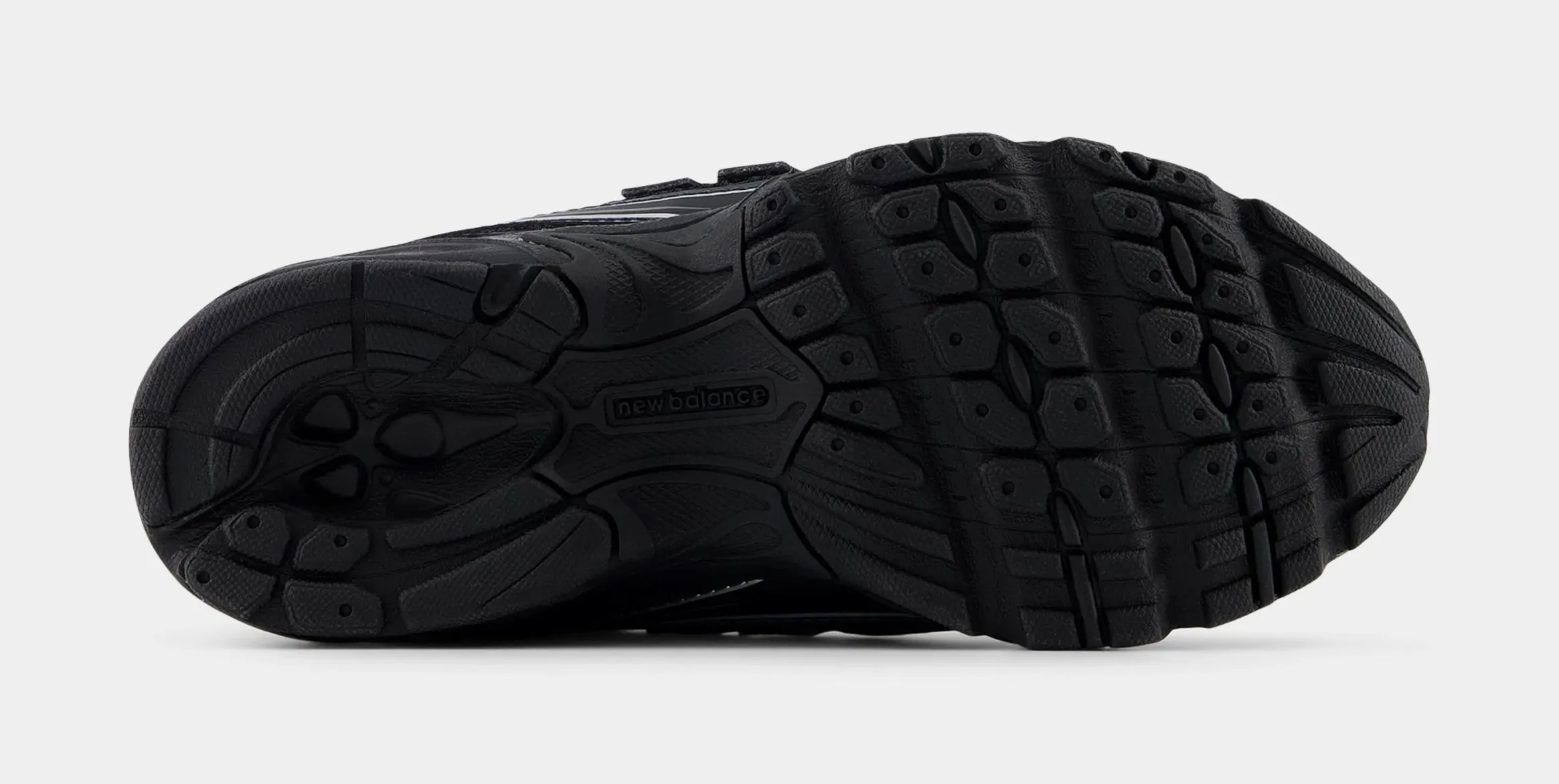 740 Preschool Running Shoes (Black/Silver Metallic)