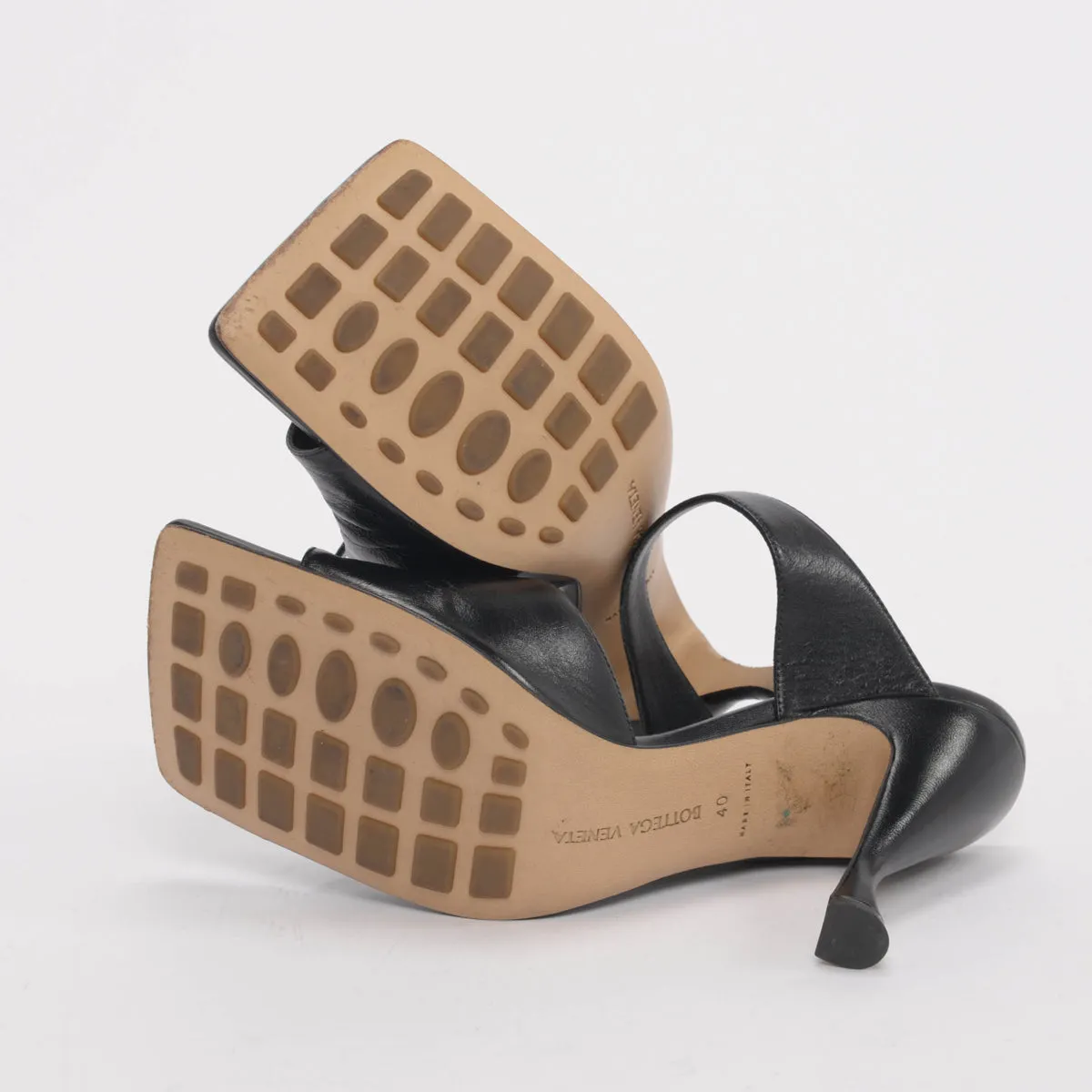 Bottega Veneta Black Lambskin Crunch Lux Sandals 40