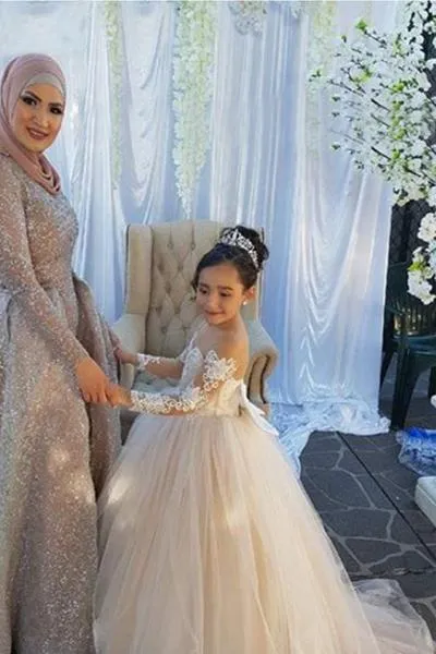Gorgeous Long Sleeveless Appliqued Tulle Long Flower Girl Dress With Bow F038
