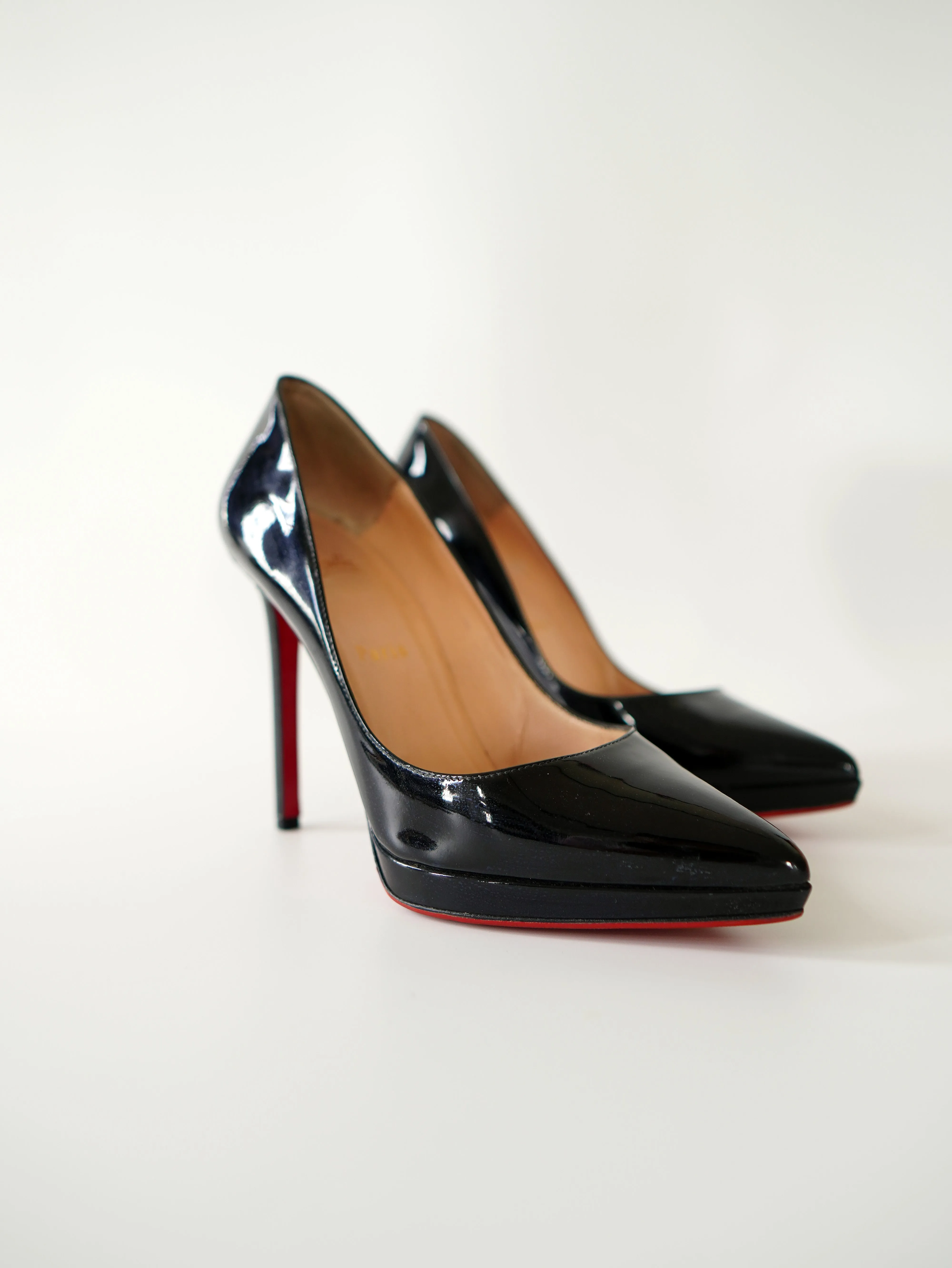<b>CHRISTIAN LOUBOUTIN</b> <br>Pigalle Plato Pumps Patent 38