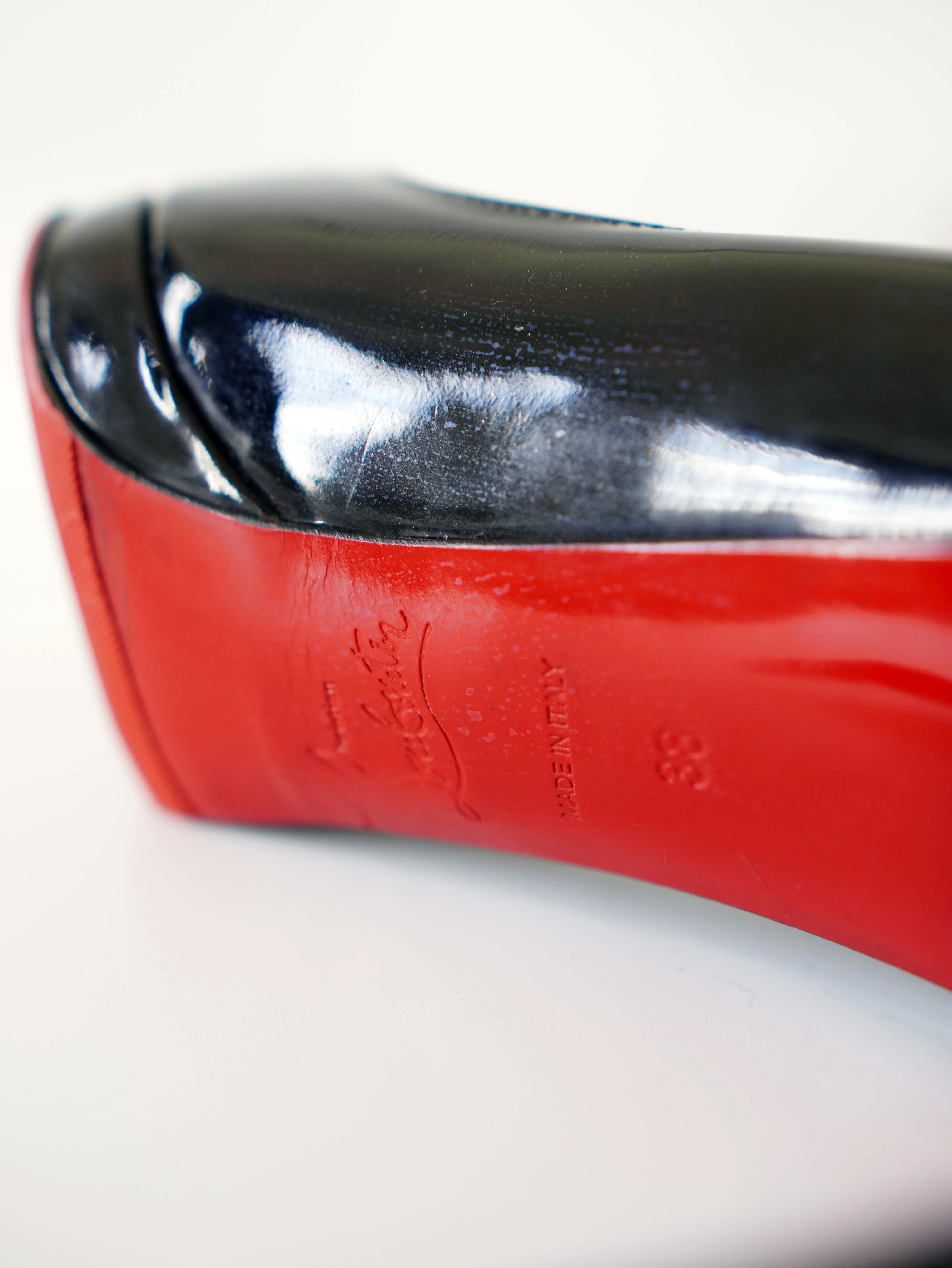 <b>CHRISTIAN LOUBOUTIN</b> <br>Pigalle Plato Pumps Patent 38