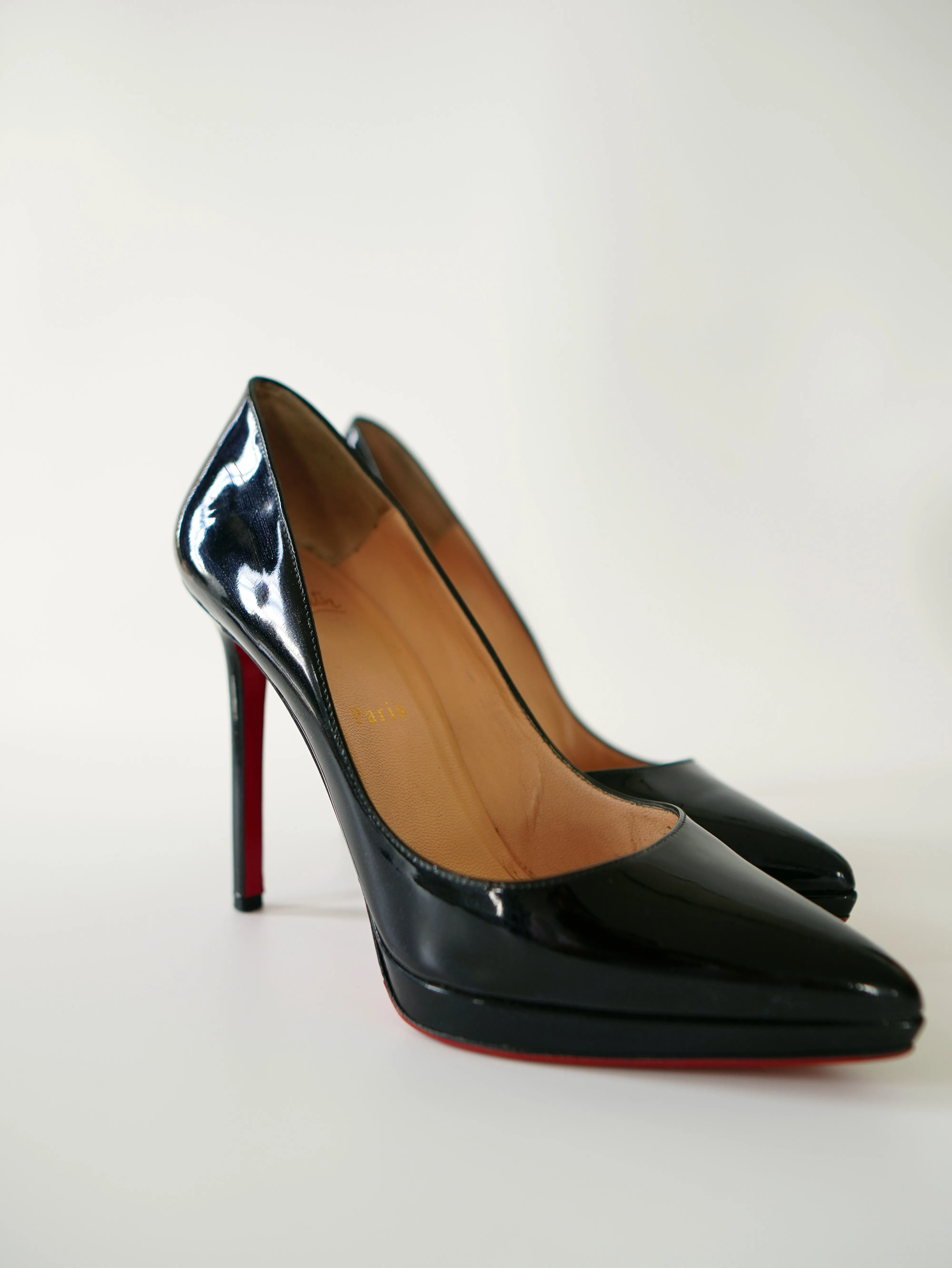 <b>CHRISTIAN LOUBOUTIN</b> <br>Pigalle Plato Pumps Patent 38