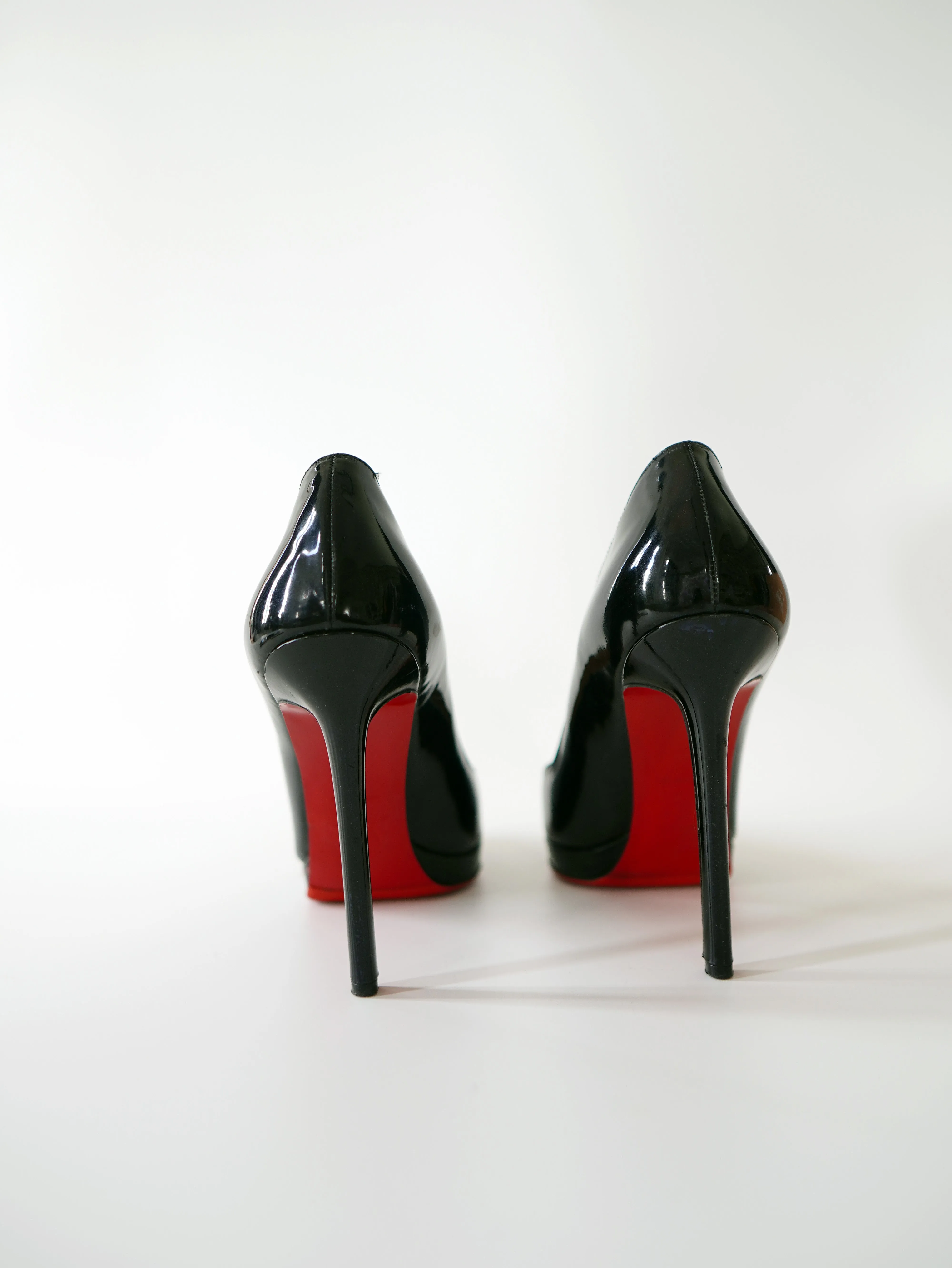 <b>CHRISTIAN LOUBOUTIN</b> <br>Pigalle Plato Pumps Patent 38