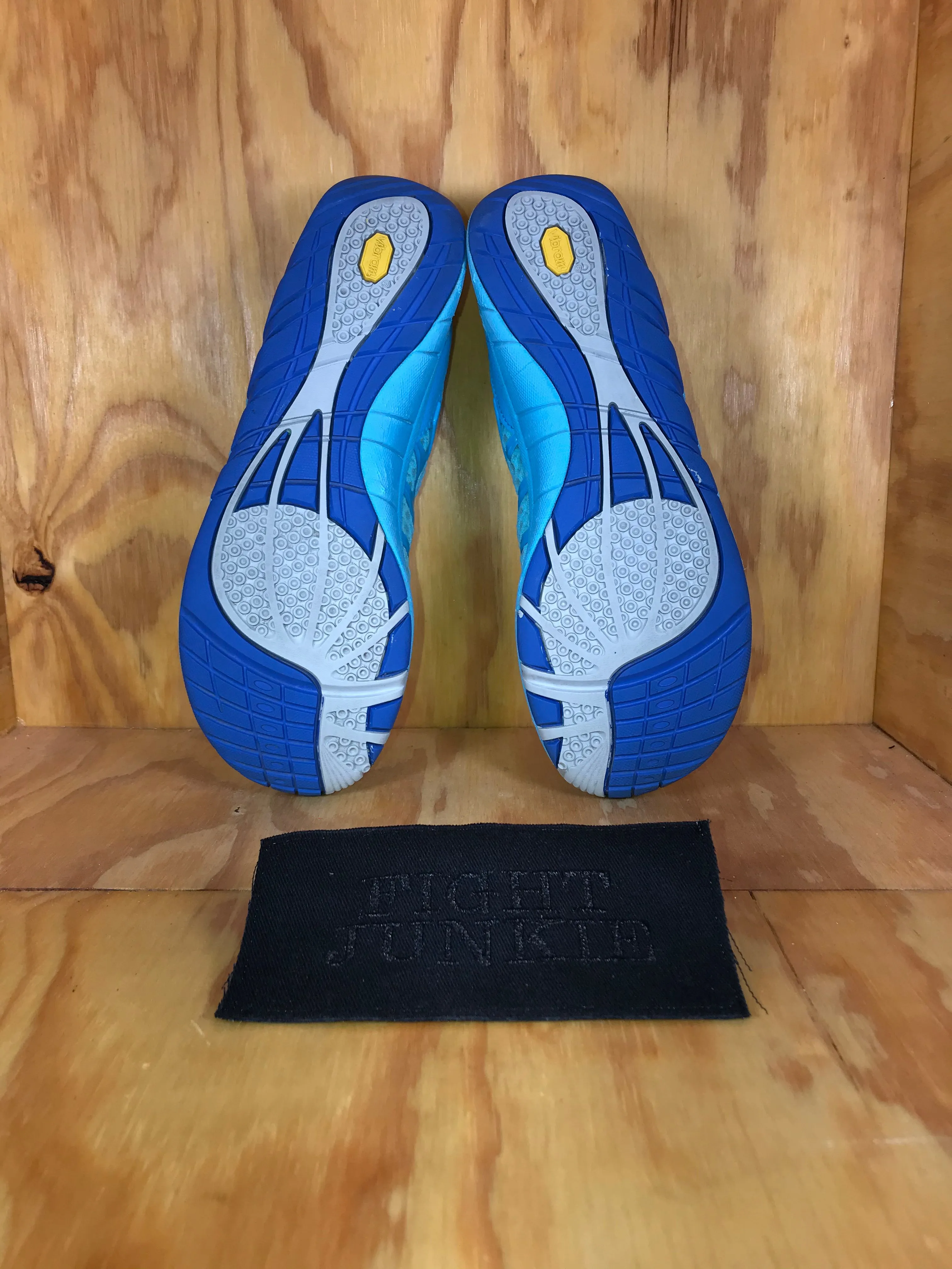 MERRELL BAREFOOT CRUSH GLOVE Womens Size 9.5 Water Resistant Aqua Blue Shoes Sneakers