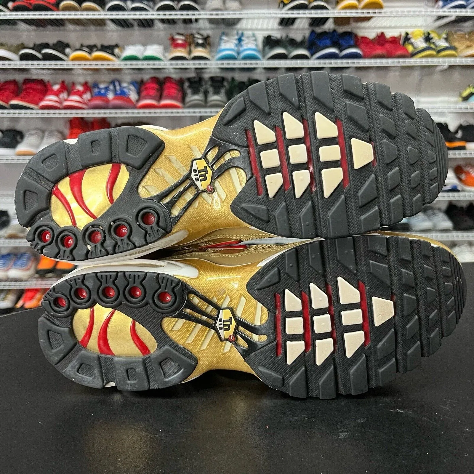 Nike Air Max Plus TN 1 Tuned Air Metallic Gold/Red 903827-700 Men's Size 10