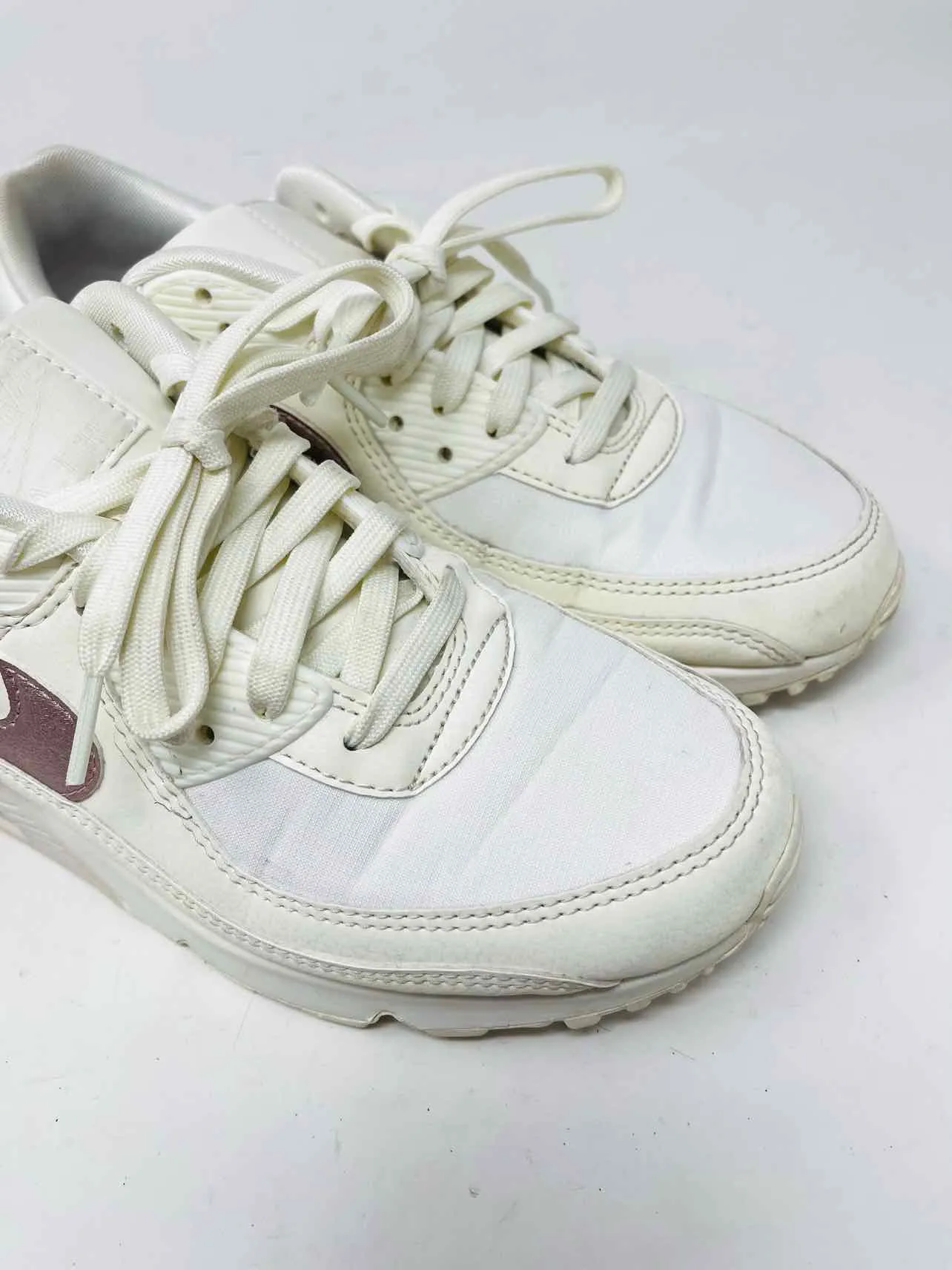 Nike Size 10 White/Mauve Lace-Up Mesh AS IS Shoes Sneakers