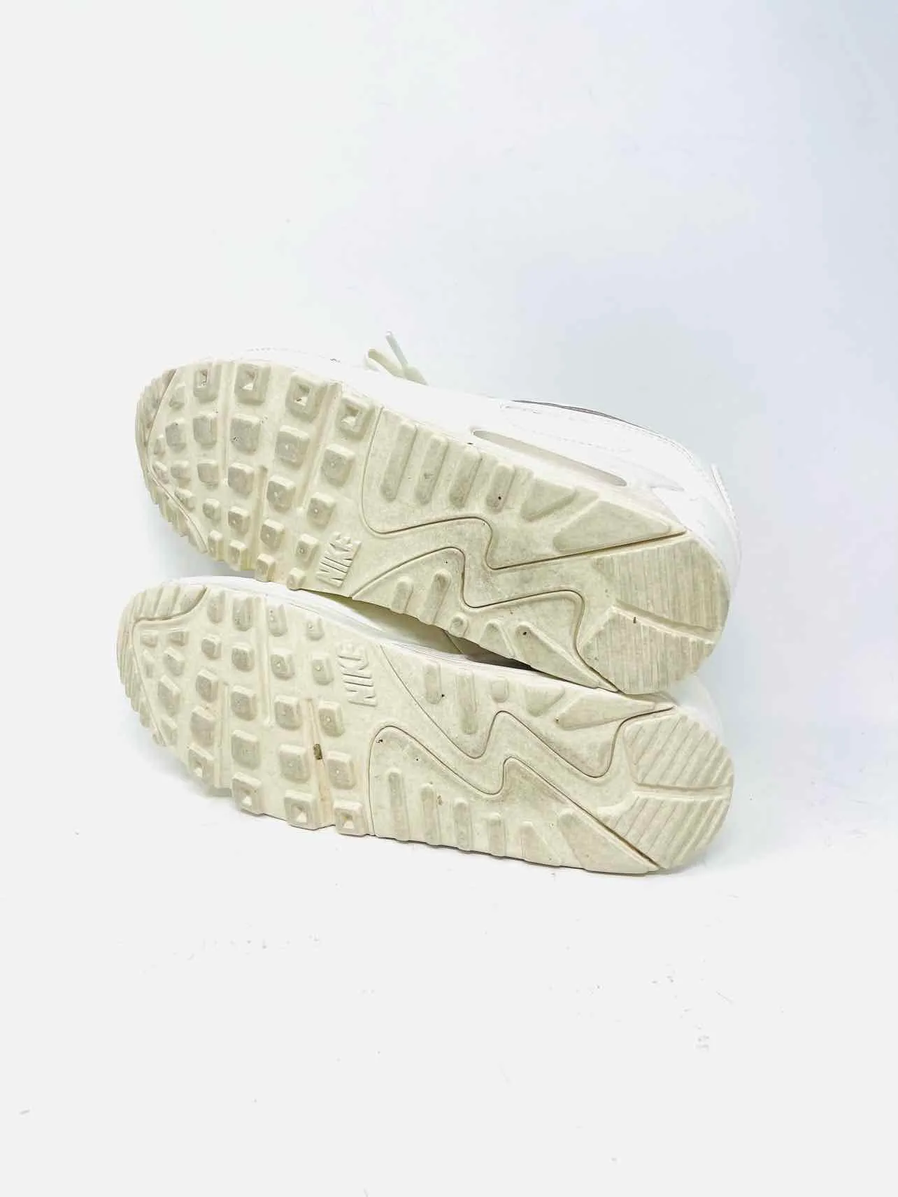 Nike Size 10 White/Mauve Lace-Up Mesh AS IS Shoes Sneakers