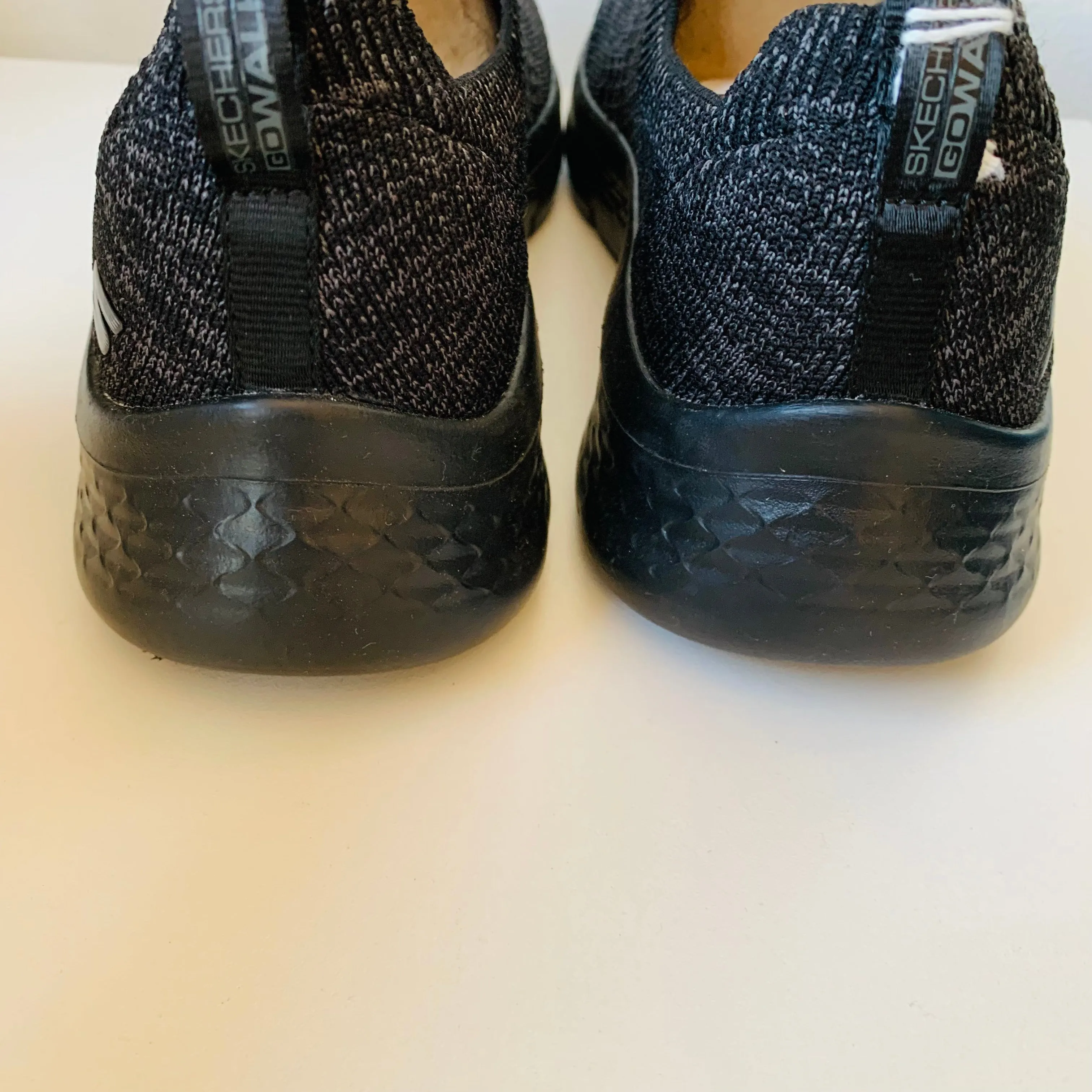 Skechers Black Arch Fit Washable Jasper Slip On Sneakers Size 7.5 Women’s New In Box