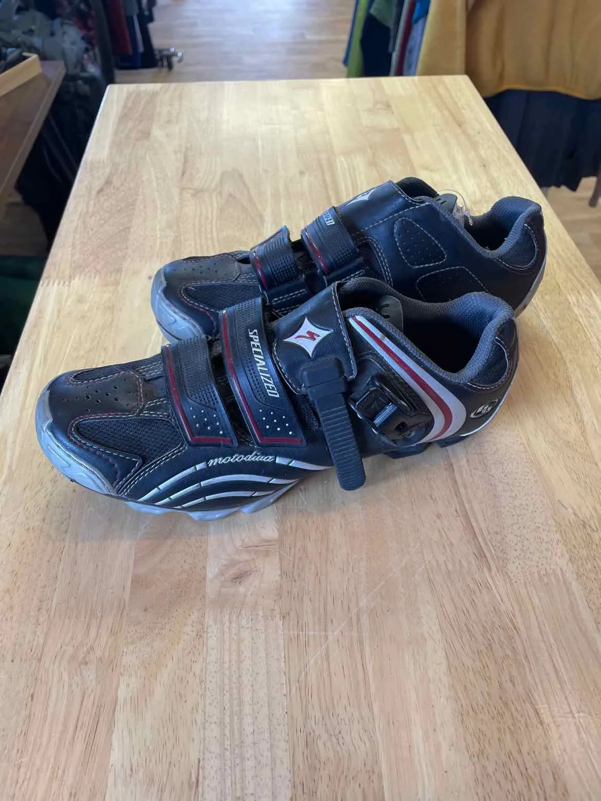 Specialized Womens 8.5 Cycling Shoes