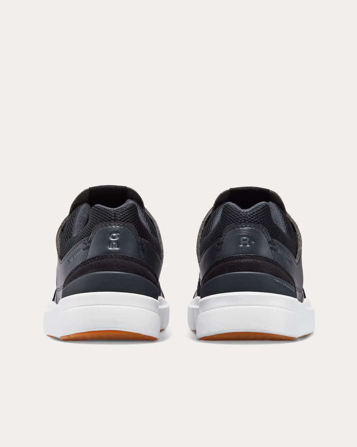 THE ROGER Clubhouse Black / White Low Top Sneakers