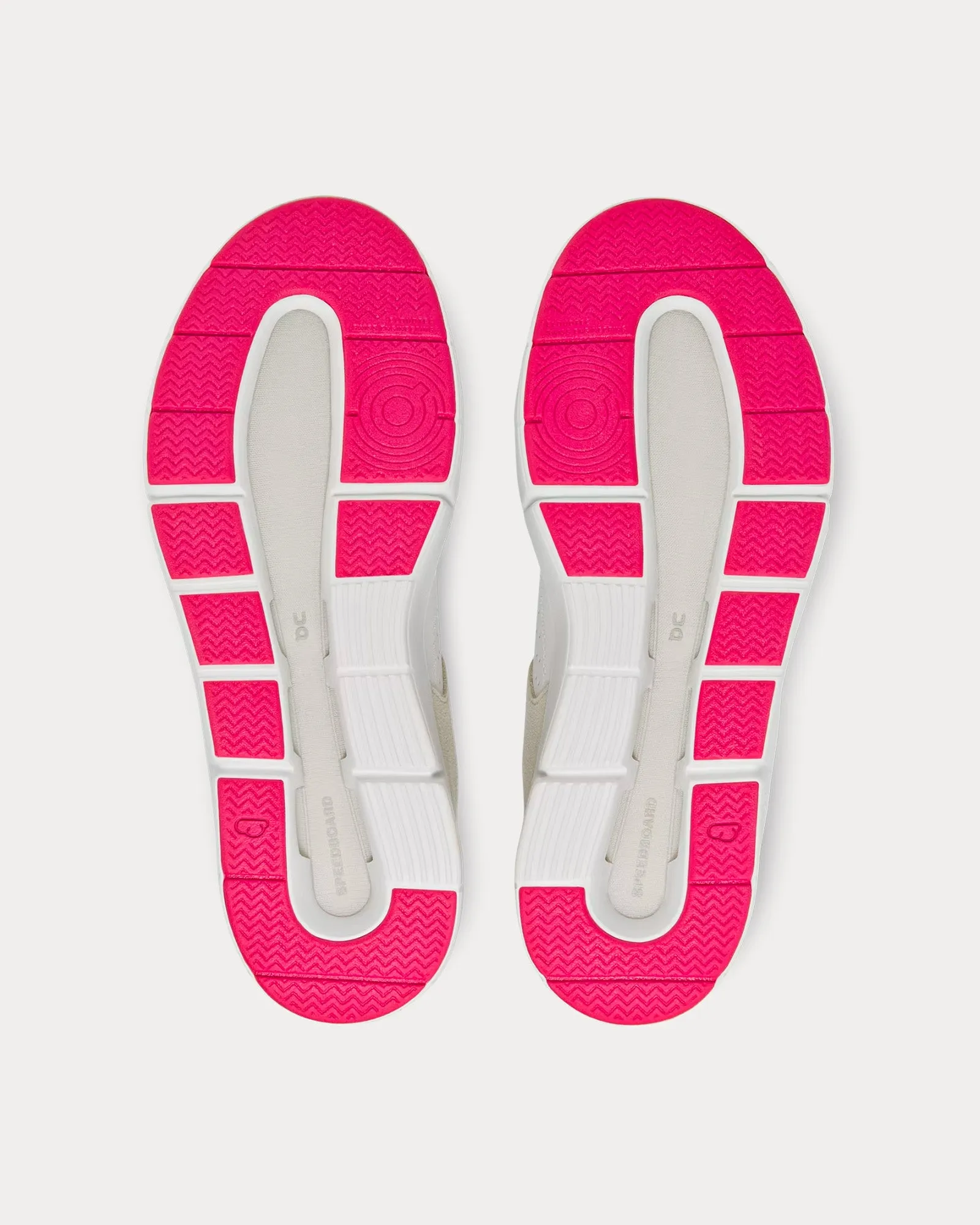 THE ROGER Clubhouse Sand / Cerise Low Top Sneakers