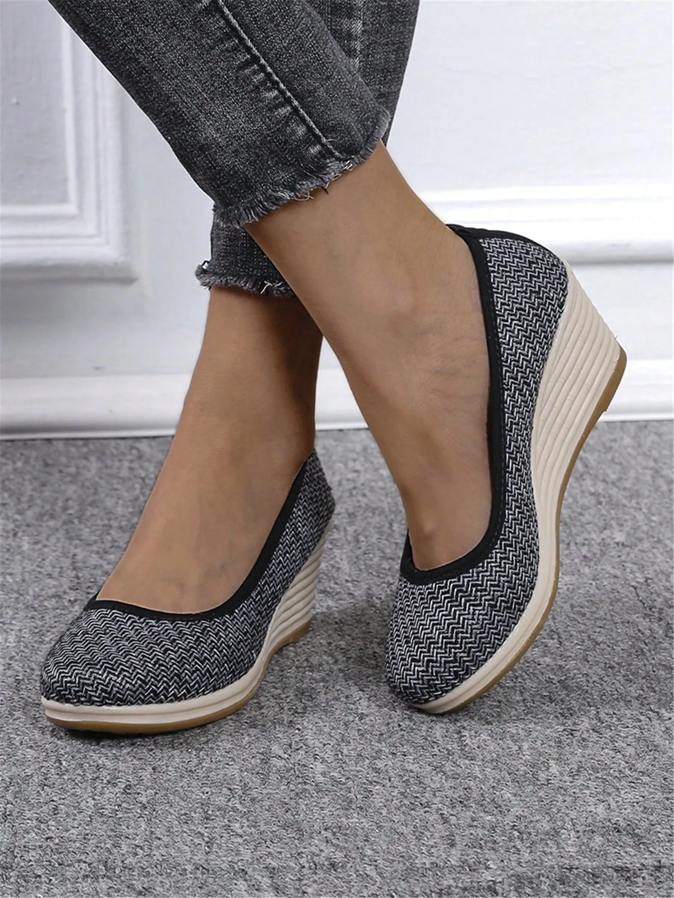 Women Minimalist Slip On Shoes