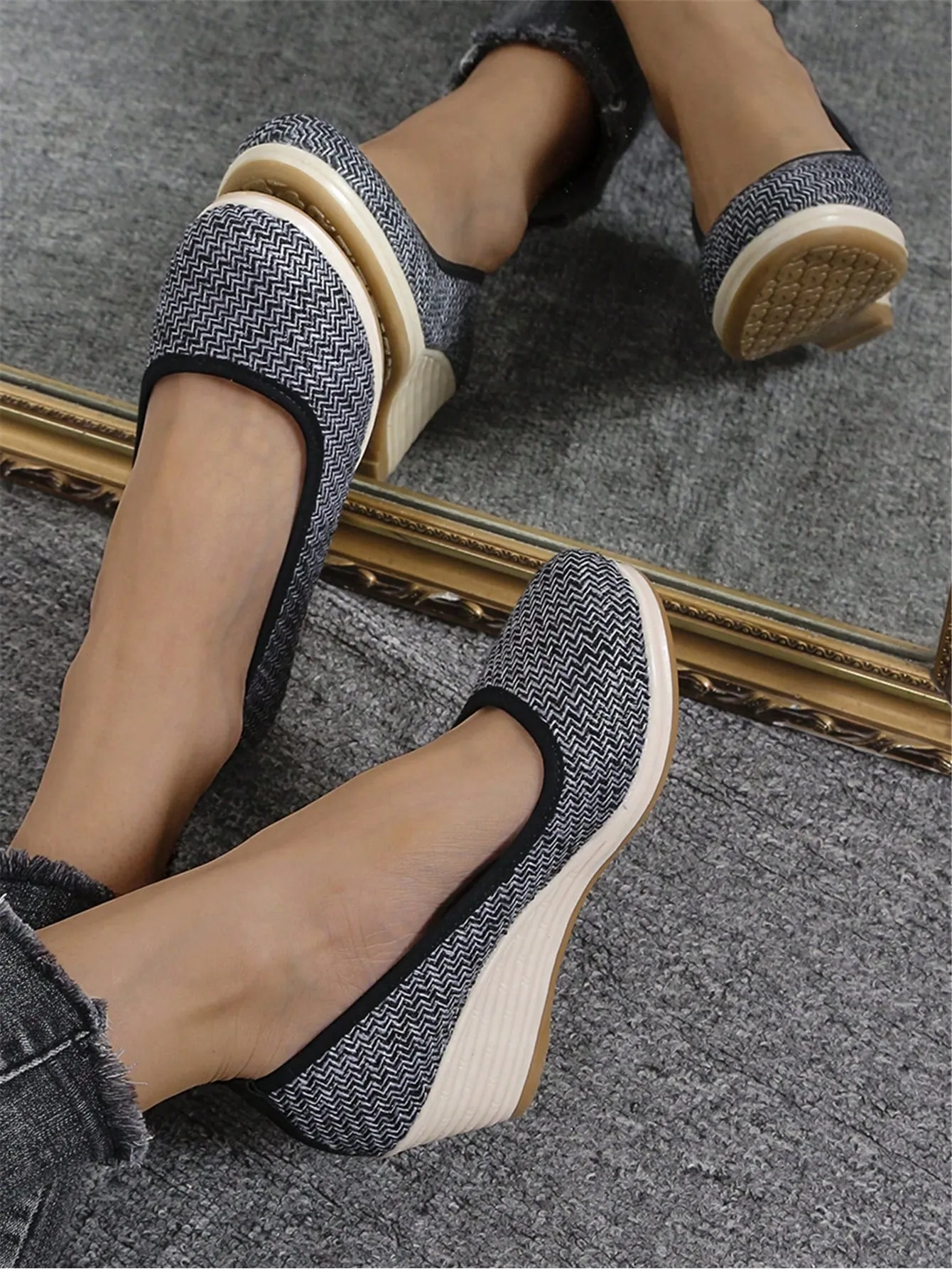 Women Minimalist Slip On Shoes
