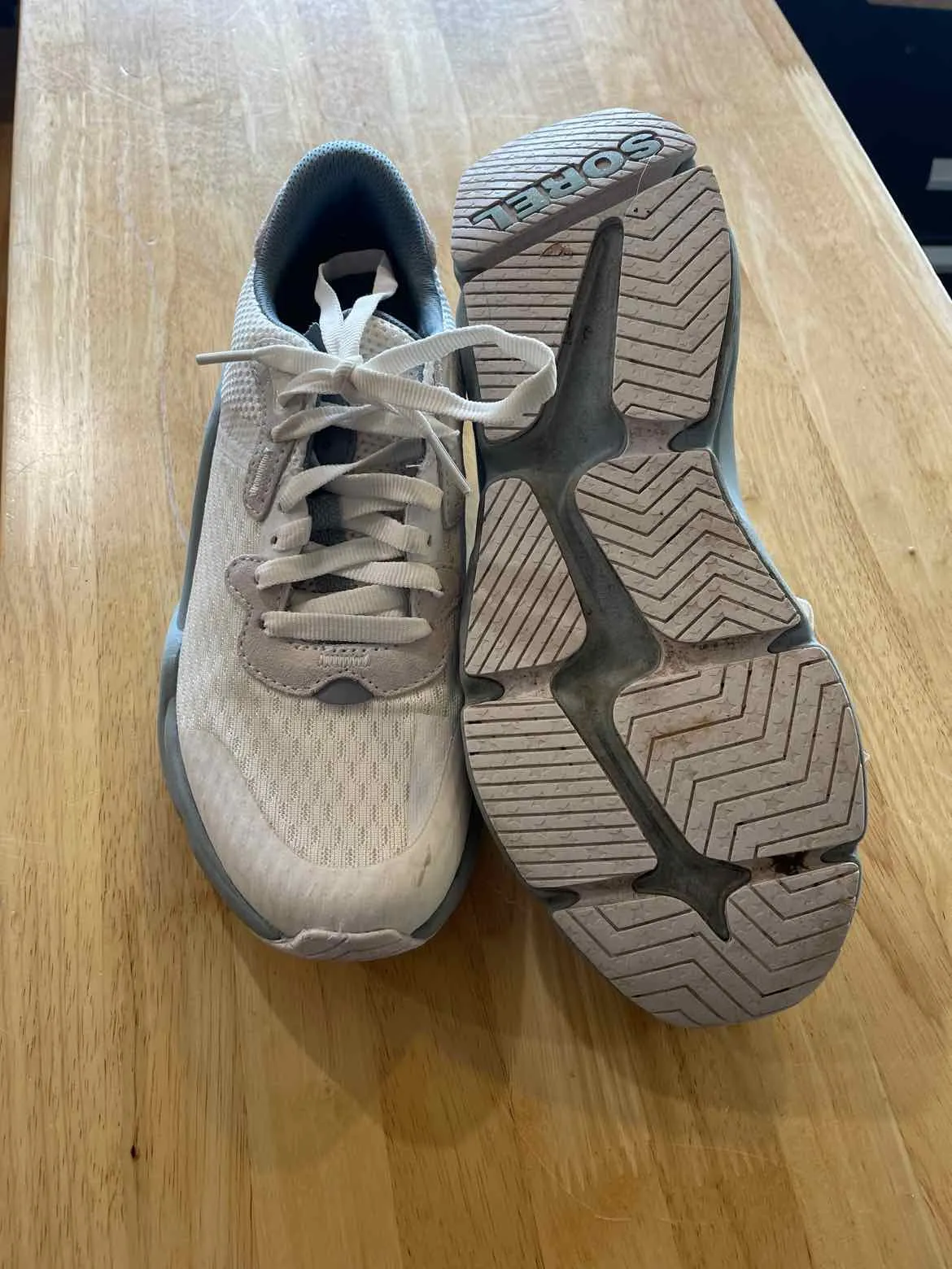 Women's Shoe Size 8.5 Sorel White Casual Shoes